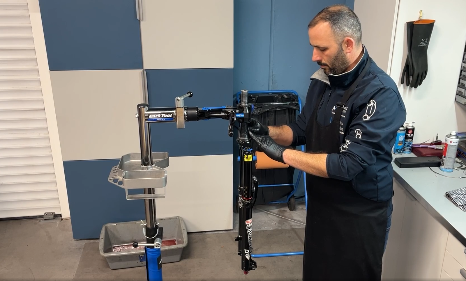 Démontage des plongeurs de fourche
